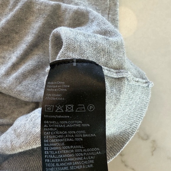 Grey sweater - Picture 2 of 4